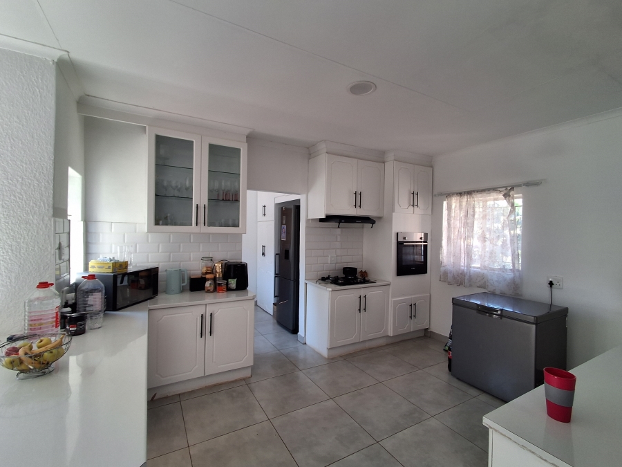 4 Bedroom Property for Sale in Flamwood North West